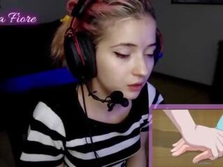18yo youtuber gets turned on jiklamak hentaý during the stream and masturbates - emma fiore