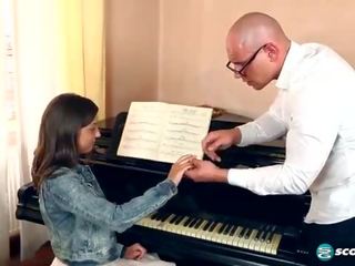 Prohnaný di klavír lekce vysoká rozlišením dospělý film videa - spankbang 2