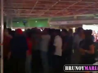 Asi las montamos gordas follando en publico brunoymaria egy saco