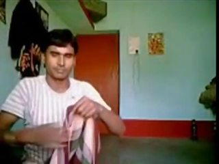 Indisk unge desi elskere gulv fucking- (desiscandals.net)